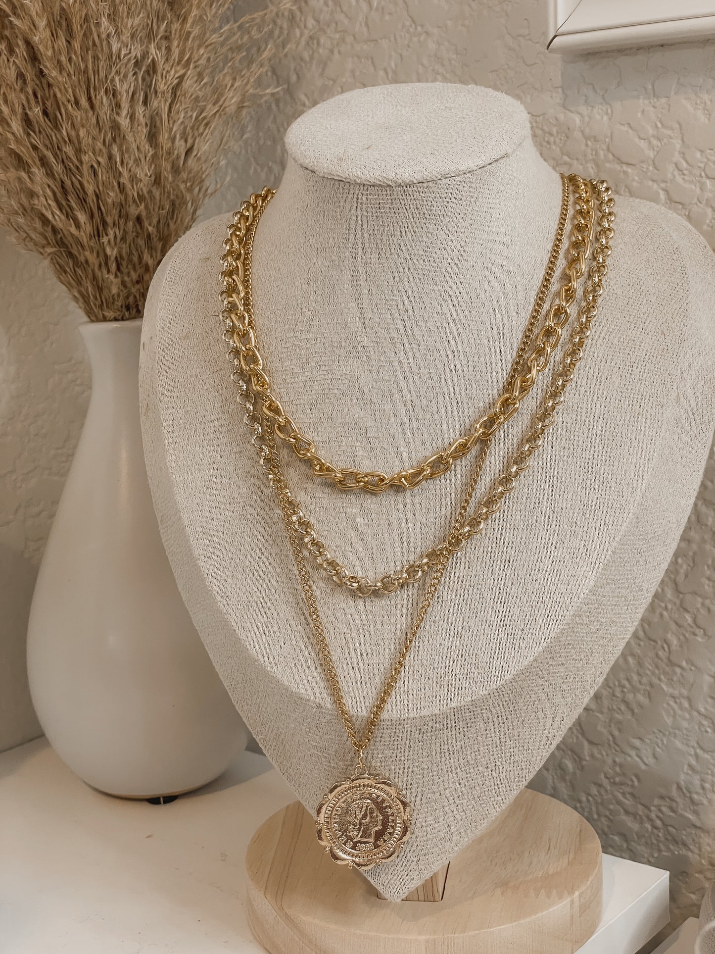 Cleó Necklace