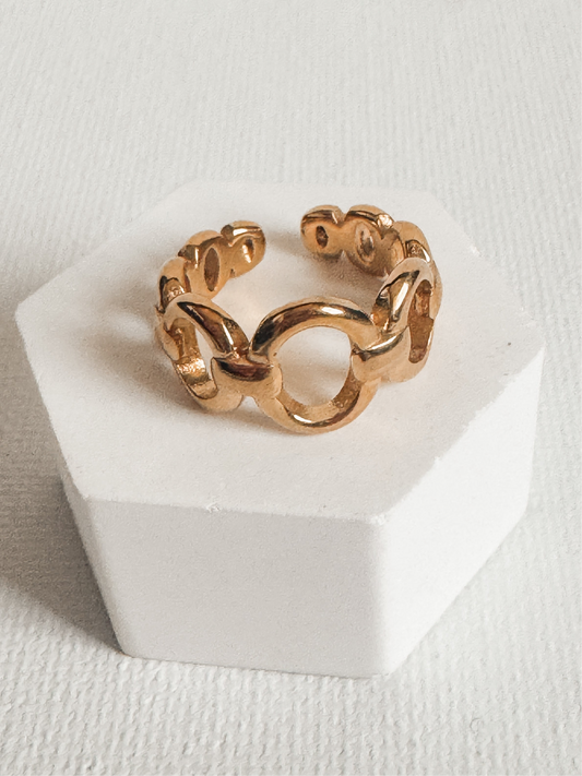 Claudia Ring