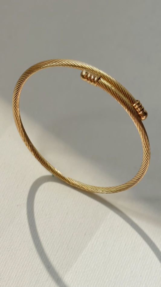 Slim Cable Gold Bangle