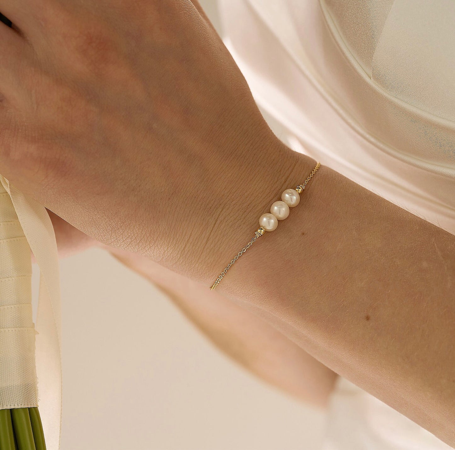 Dainty Pearl Bracelet