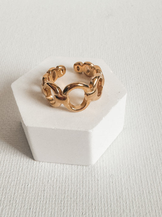 Claudia Ring