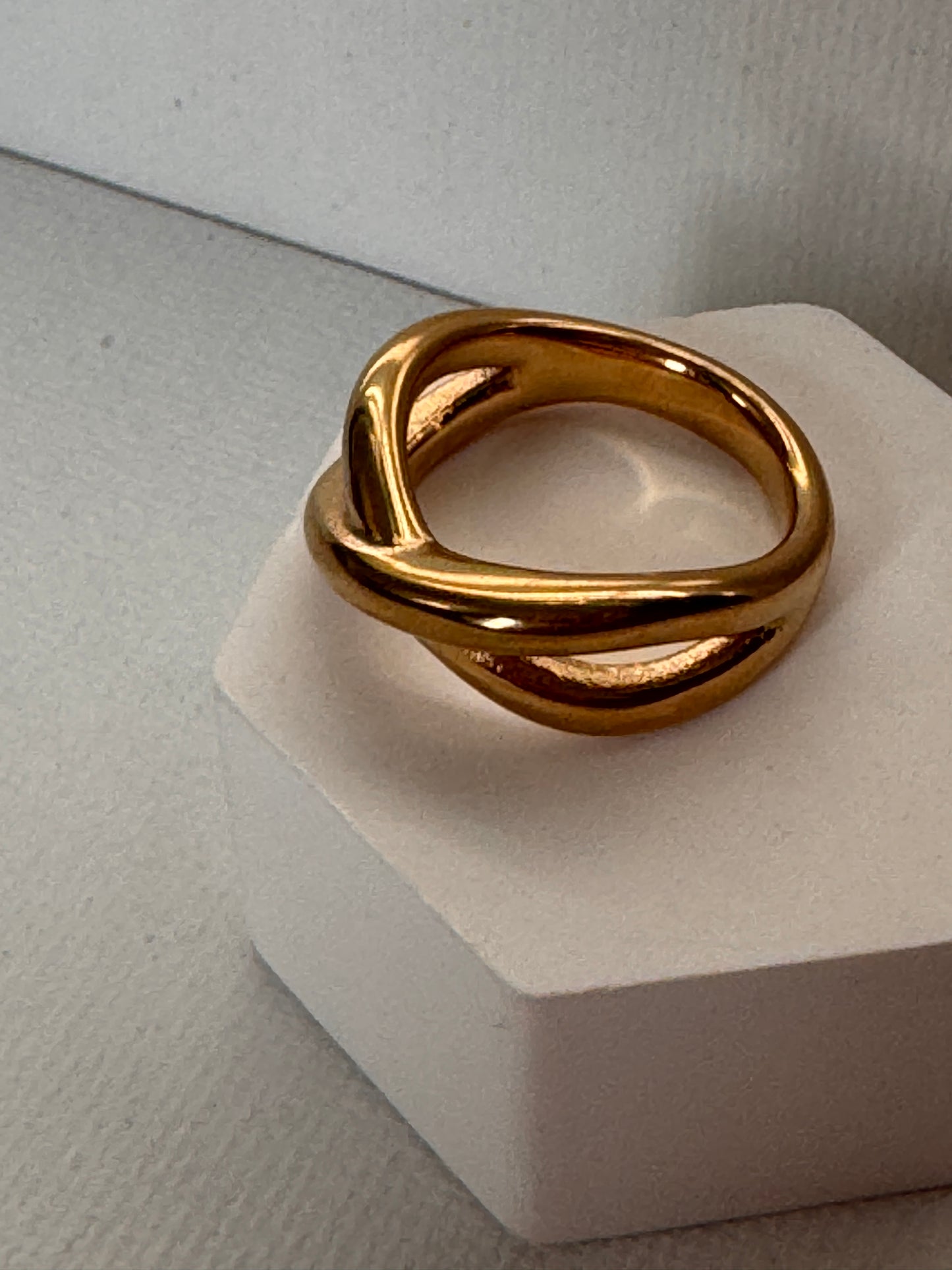 Eva Ring