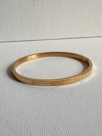 Slim Classic Style Bangle